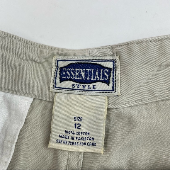 Essentials Style Solid Tan Khaki Shorts Casual Outdoor Summer Women Size 12 - Picture 2 of 5